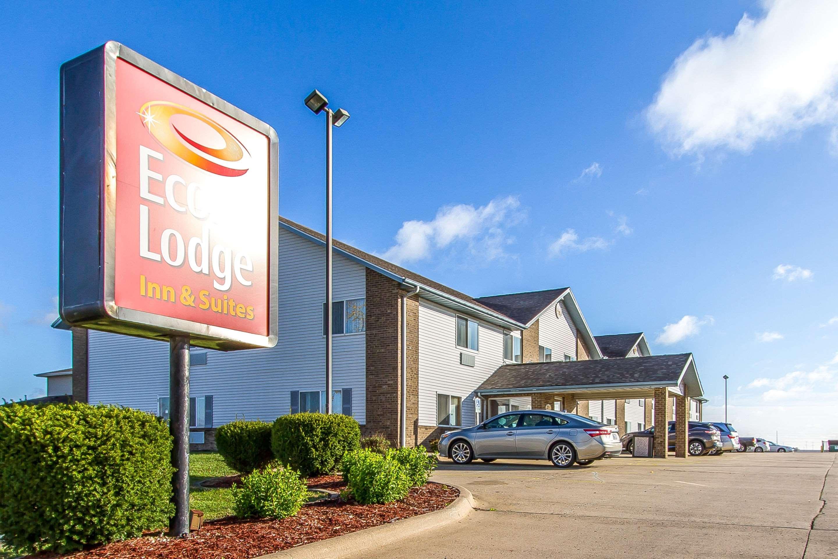 Econo Lodge & Suites Pekin Exterior photo