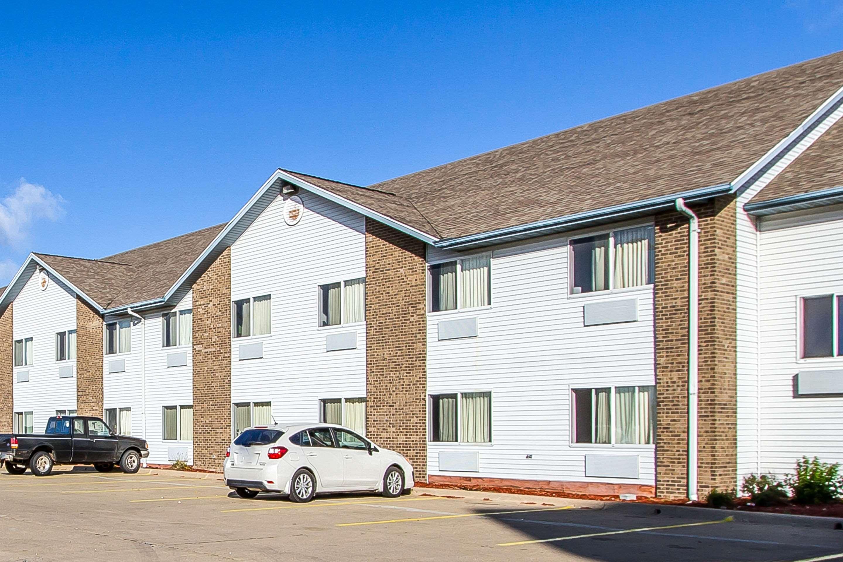 Econo Lodge & Suites Pekin Exterior photo