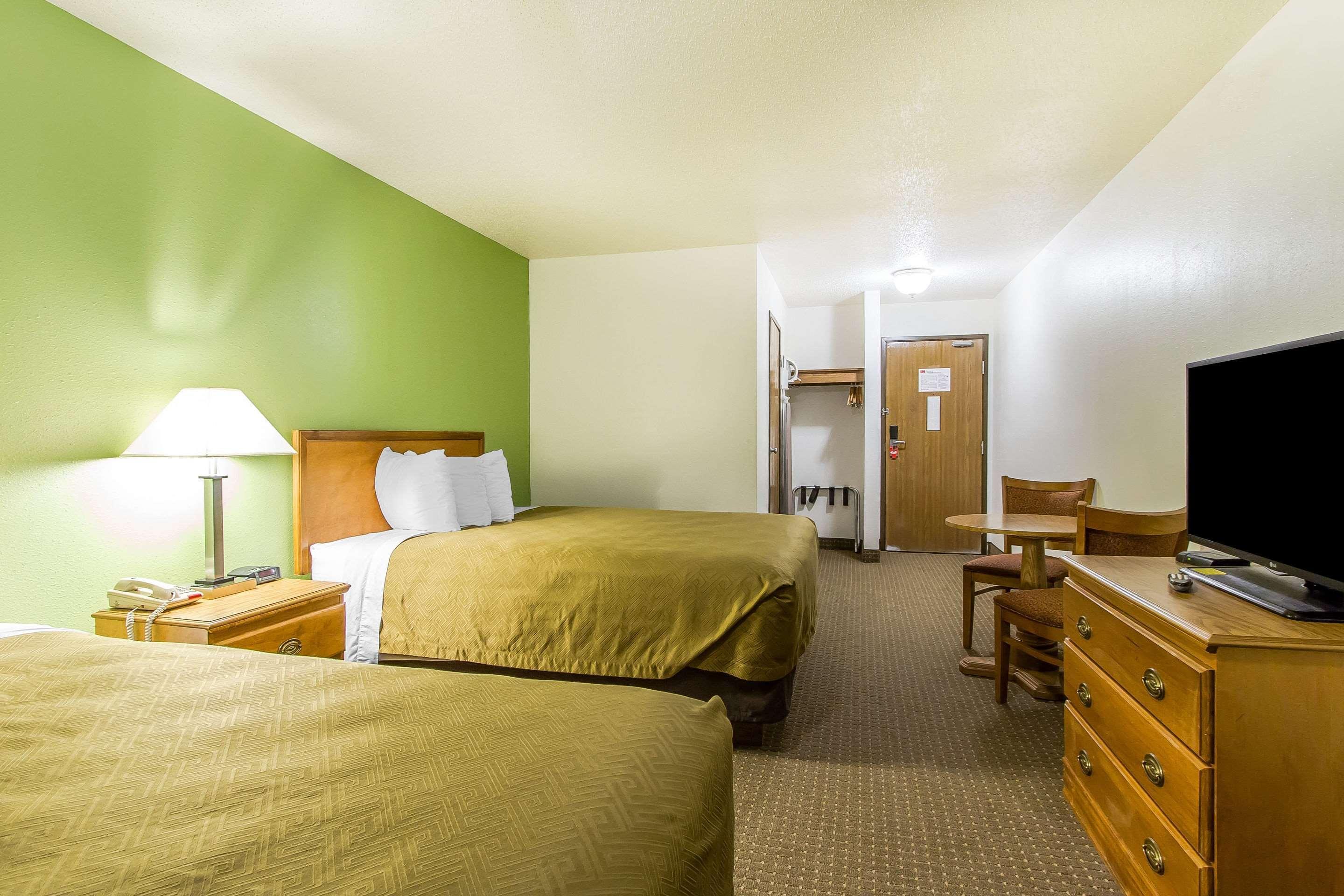 Econo Lodge & Suites Pekin Exterior photo