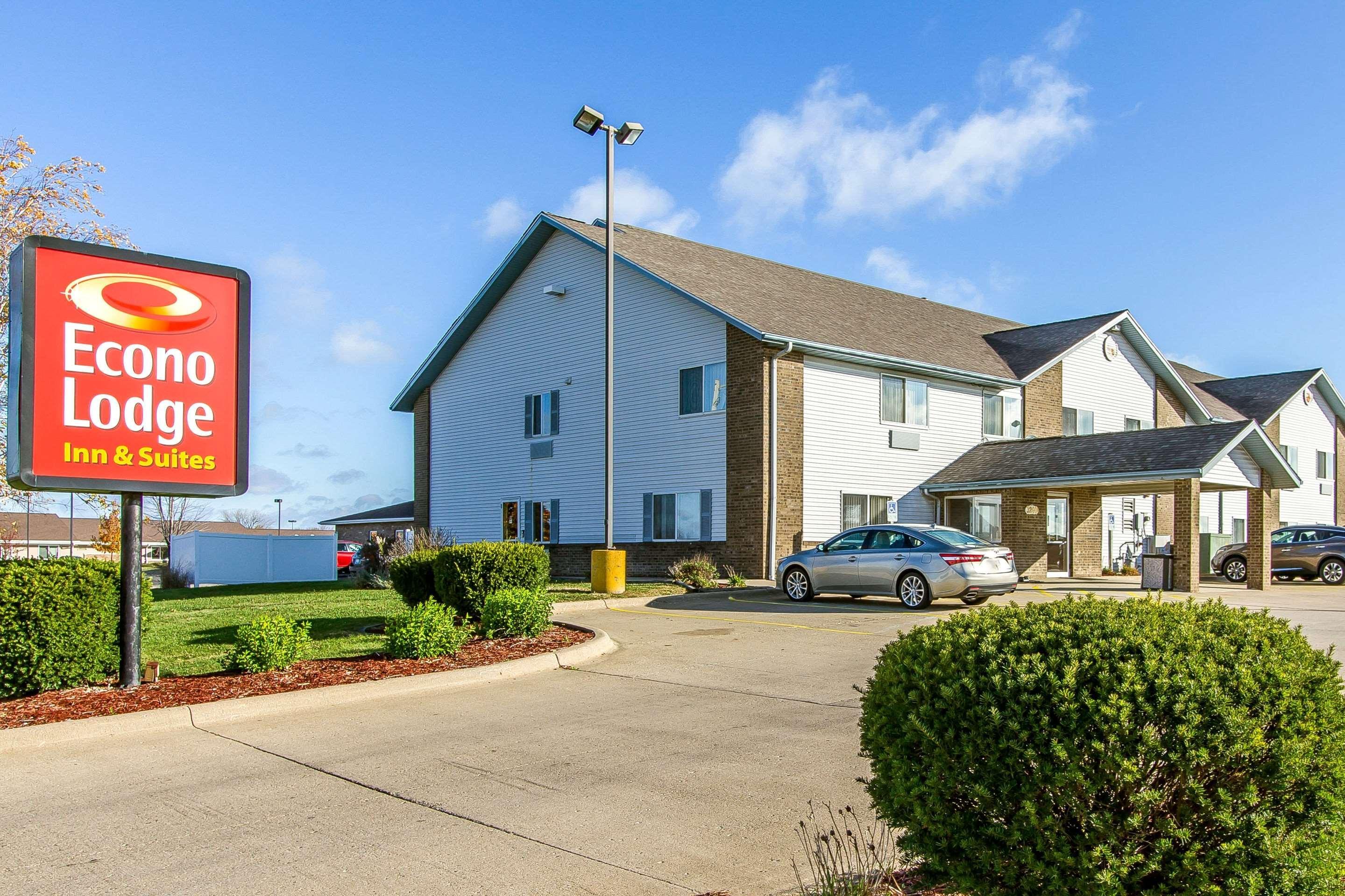 Econo Lodge & Suites Pekin Exterior photo