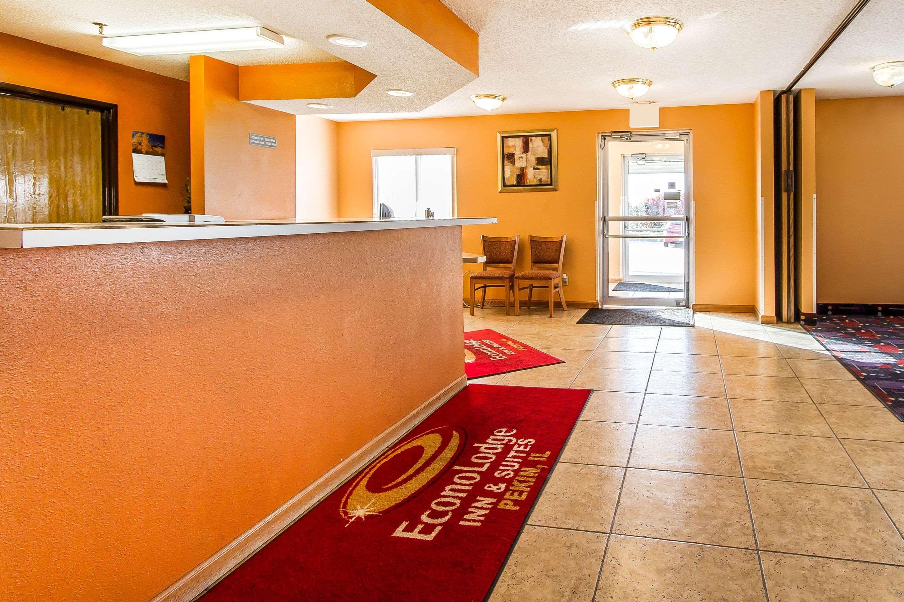 Econo Lodge & Suites Pekin Exterior photo